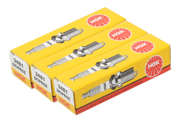 Zündkerzenset für Tohatsu MFS40A und MFS50A (bis Serien-Nr. 046501AE) – Bild 2